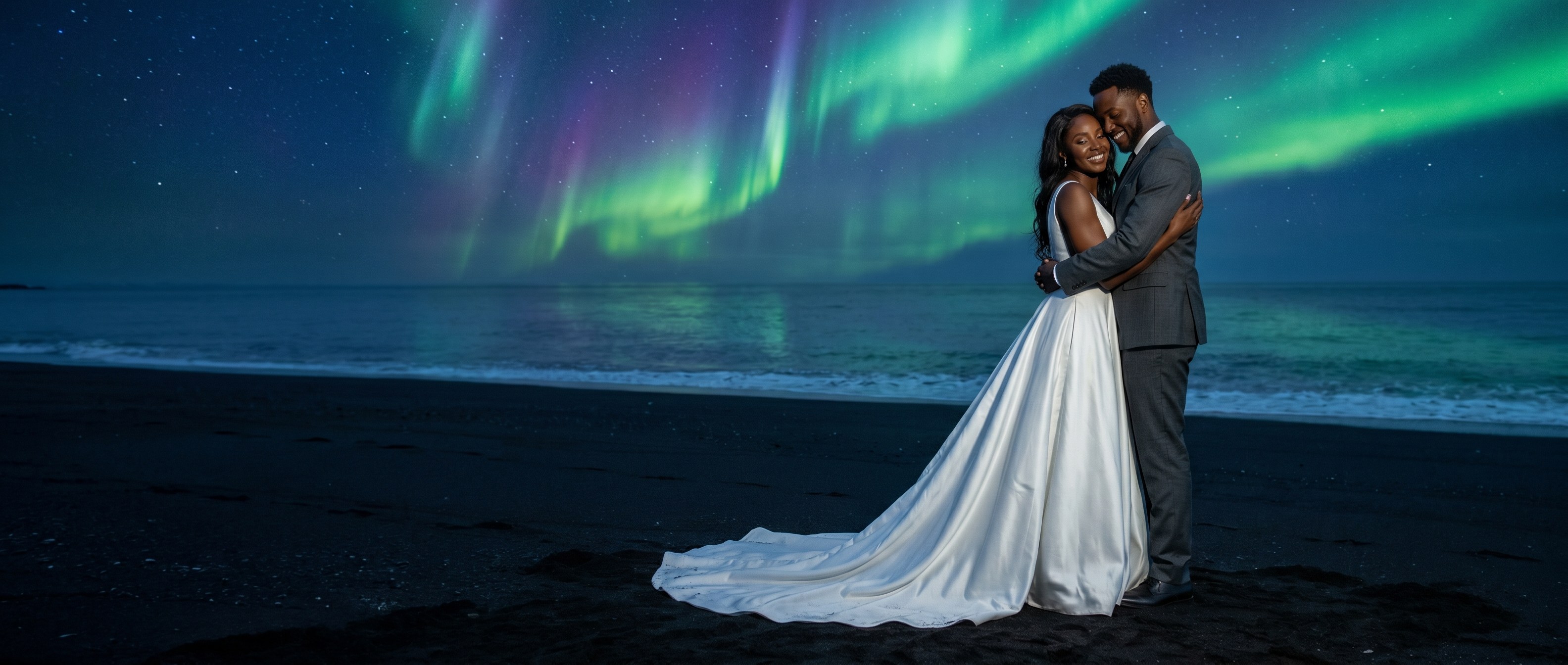 Iceland, Aurora night — Pictaway wedding portrait